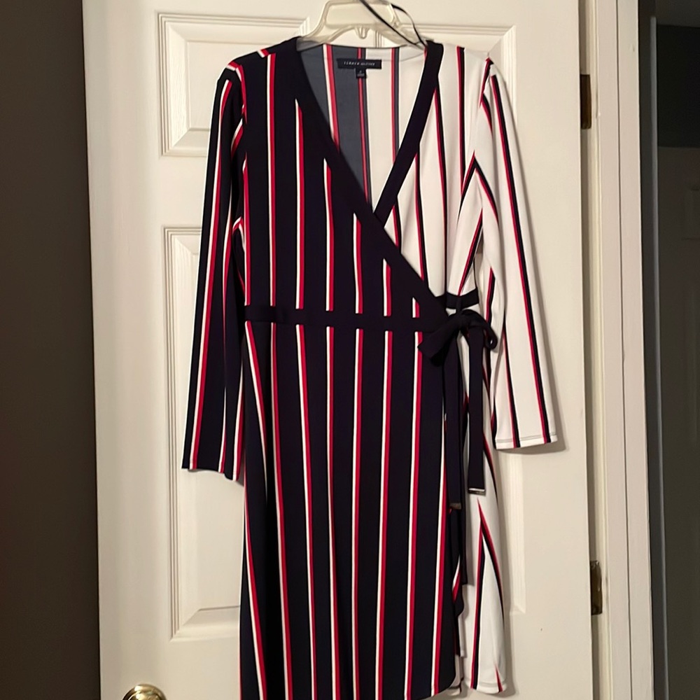 Tommy Hilfiger dress with long sleeves